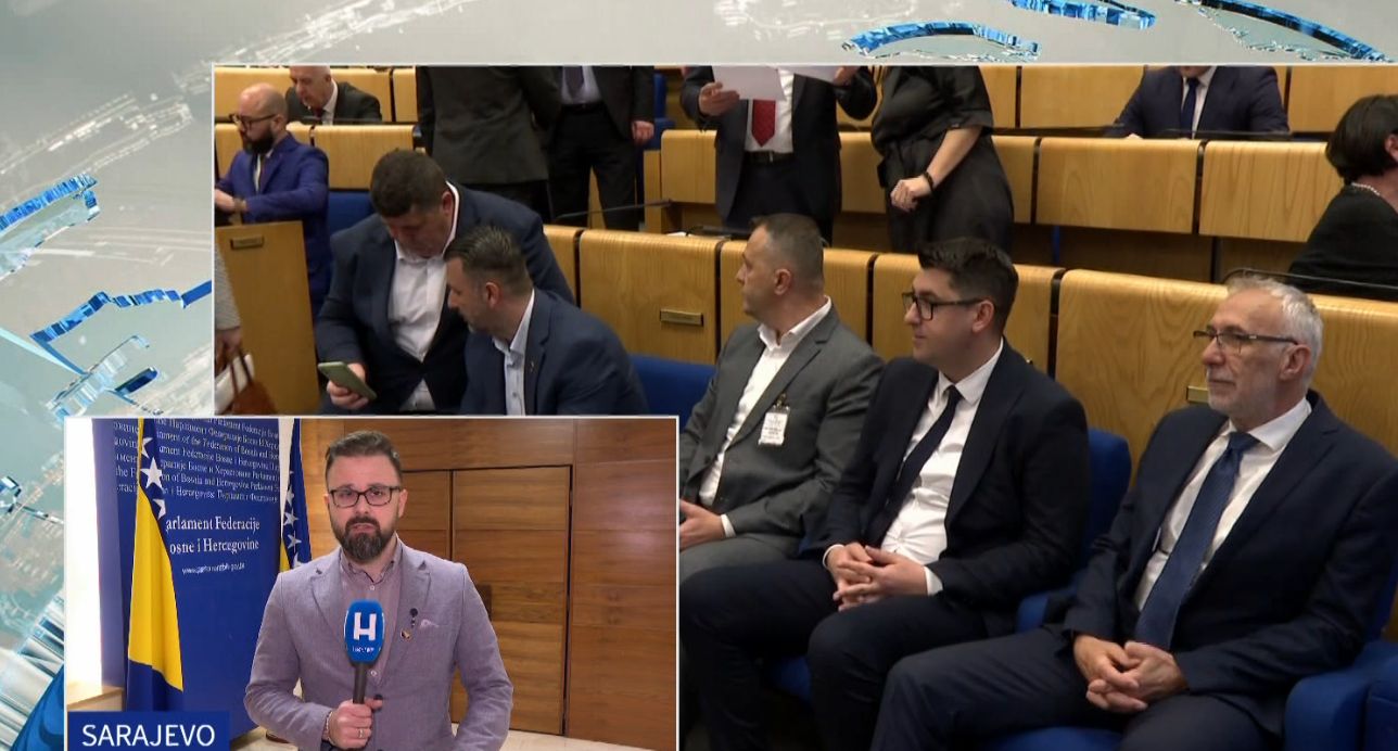 U parlamentarnoj sali raspravlja se o nekoliko važnih tema, među njima i o Zakonu o doprinosima