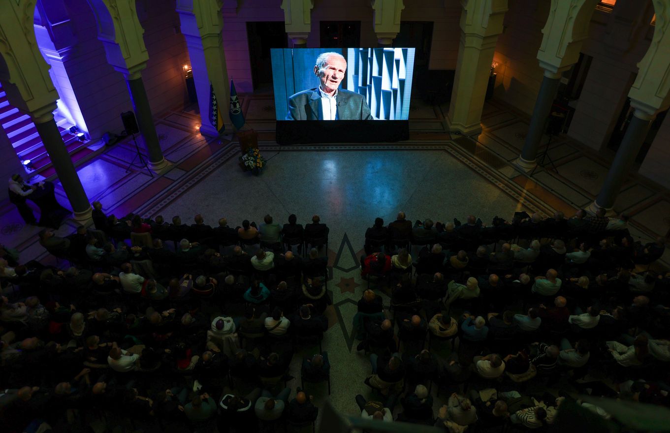 Film tematski obrađuje historijski događaj herojskog otpora Armije RBiH u odbrani glavnog grada i njenih građana 16. maja 1992. godine kada je spriječeno presijecanje Sarajeva 