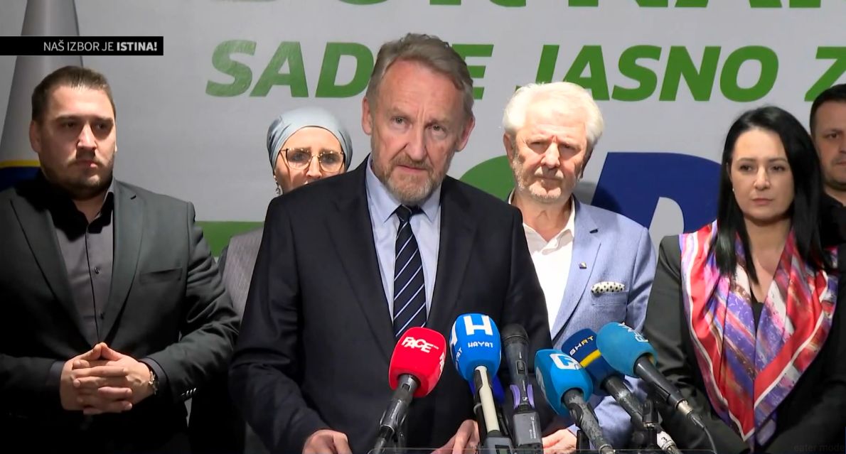 Predsjednik Stranke demokratske akcije, Bakir Izetbegović, obratio se javnosti nakon sjednice Predsjedništva stranke