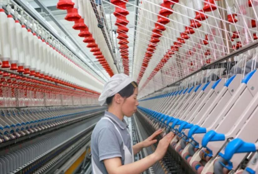 Dok se mnoge zemlje trude postići trgovinske sporazume s Donaldom Trumpom, Kina mu se odlučno suprotstavlja, nadajući se da će “krizu pretvoriti u priliku”.