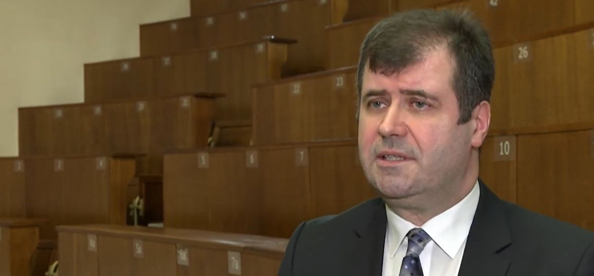 Iza njega su mnogobrojna predavanja i naučna priznanja kao i mnoštvo uspješnih operacija i spašenih života...