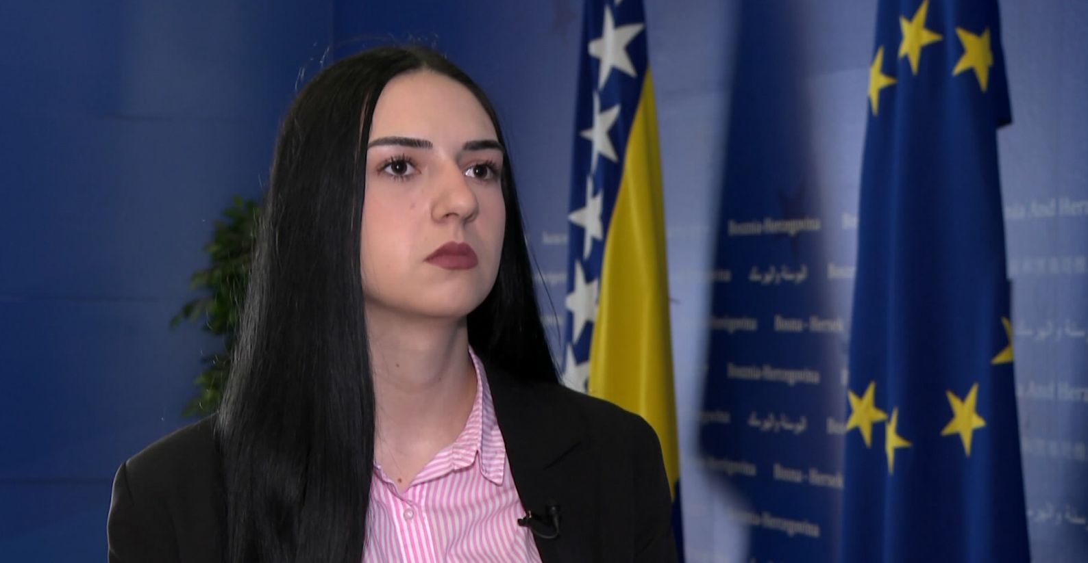 Romi su na marginama društva u našoj zemlji. Ipak neupitnom voljom pokušavaju postaviti temelje za bolju budućnost. Obrazovanje je ipak, najjači alat. 