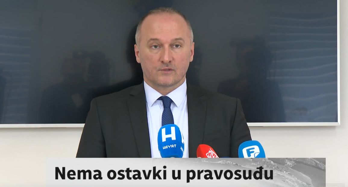 Bogunić je ovo kazao nakon početka dvodnevne sjednice Vijeća, na kojoj su, prema njegovim riječima, dugo razmatrali trenutnu situaciju.