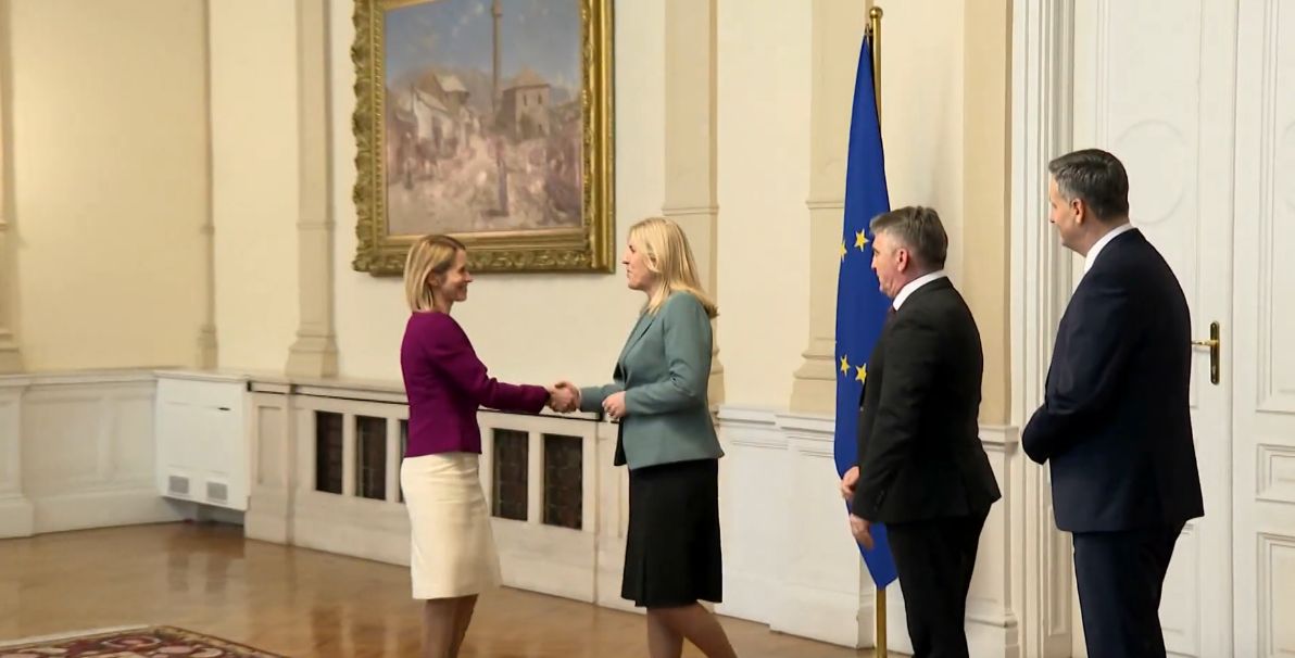 Vidjela je i osjetila na jednoj strani državnu, a na drugoj separatističku politiku umotanu u celofan.  