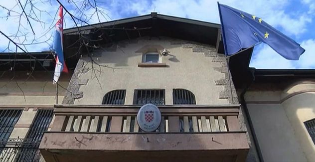 Mi možemo predstavnicima naših institucija to striktno naložiti, međutim ne mogu zabraniti građanima naše države da izraze svoje mišljenje, rekao je 