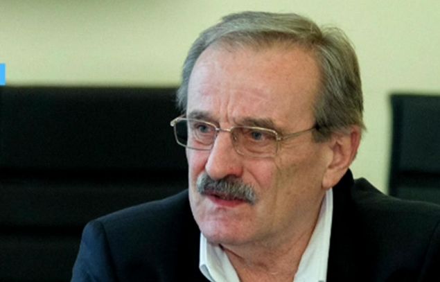 Mi možemo predstavnicima naših institucija to striktno naložiti, međutim ne mogu zabraniti građanima naše države da izraze svoje mišljenje, rekao je 