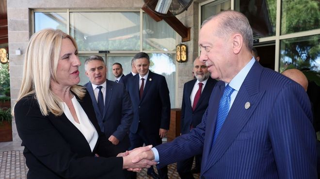 Izrazila je zahvalnost ErdoGanu koji je pokazao veliko interesovanje i omogućio svima da ravnopravno učestvuju u razgovoru