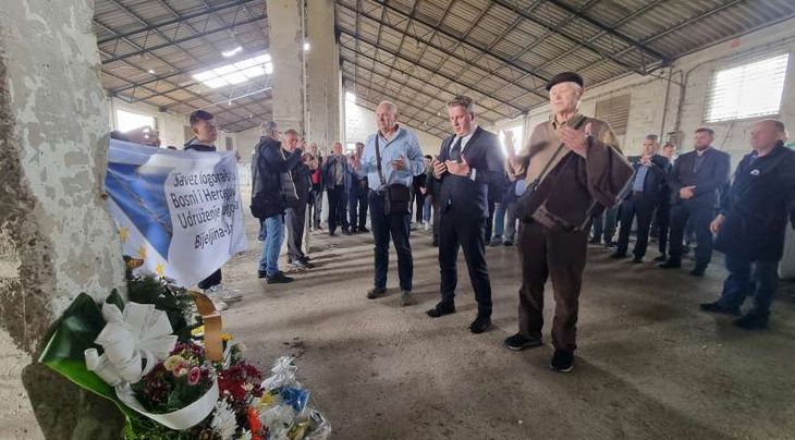 Nisam ih molio, tražio sam samo jednom od njih da me ubiju, ali su rekli da hoće kosti da mi truhnu, prisjetio se Mustačević