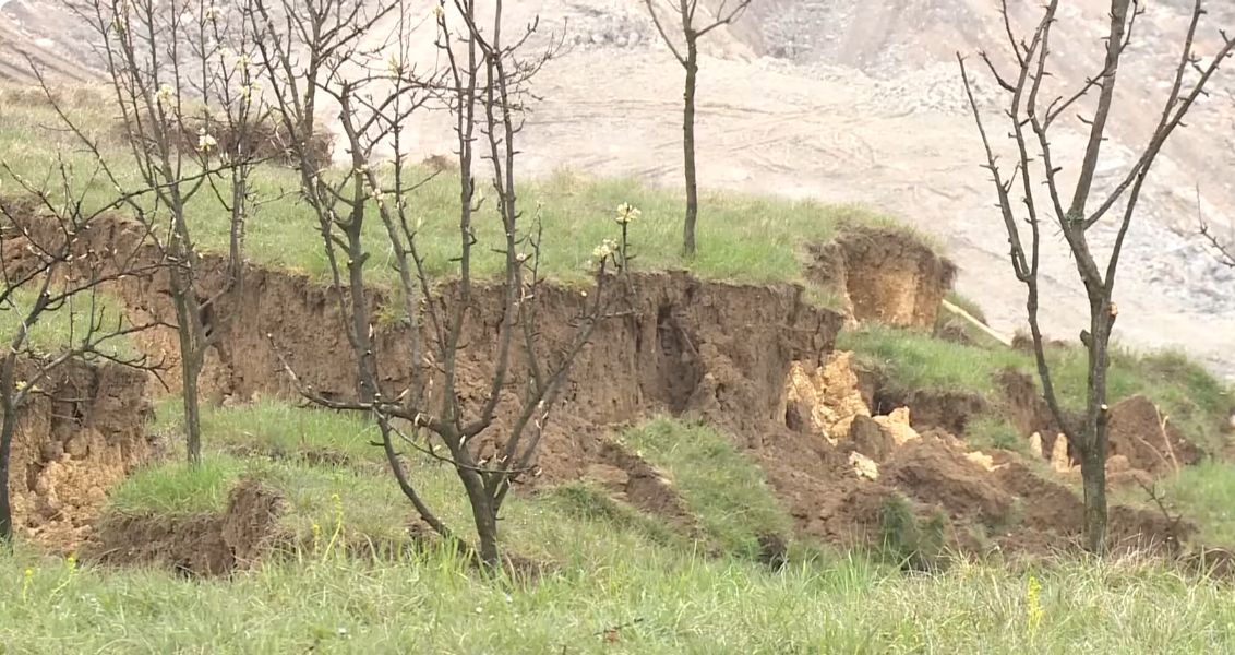 Iskopavanja pokrenula klizište u Općini Breza, mještani u strahu