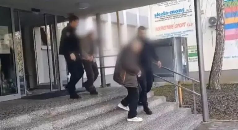 Dvojica od trojice silovatelja životinja, kojima je krenulo suđenje na slavonskobrodskom Općinskom sudu, puštena su na slobodu, saznaju 24sata. 