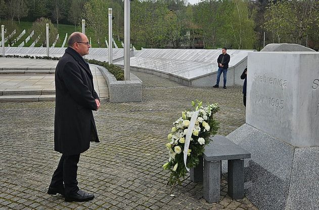 Uposlenici Memorijalnog centra imaju kvalifikacije i sposobnosti da kreiraju viziju iskrenog dijaloga među svim narodima i mirnog suživota, poručio je