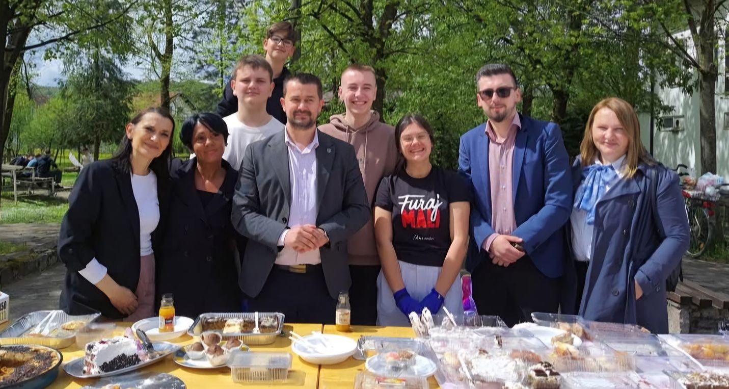 Iz Sanskog Mosta portal Hayat.ba javio se Omer Seferović, učenik JU OŠ ‘5.oktobar’, kako bi sa našim čitateljima podijelio vijest vrijednu pažnje. 