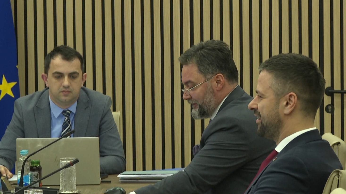 Nemarnost državnih ministara nije sporna, ali trebamo znati i da se ministri SNSD-a po ustaljenoj praksi pokušavaju igrati s državom i ispituju granice i crvene linije.