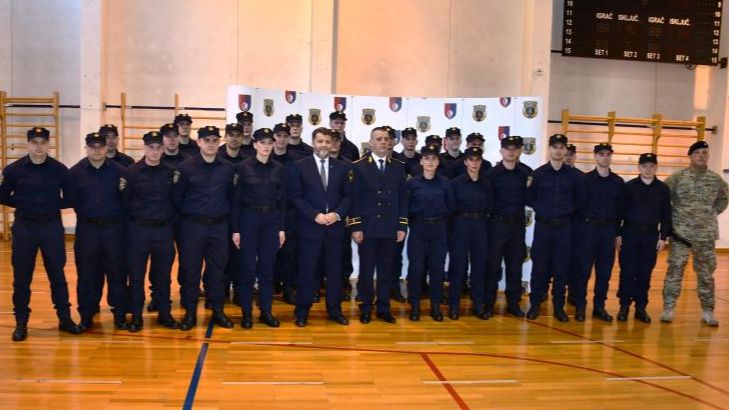 Očekujem da vaša mladost, obrazovanje i ambicija donesu jednu novu snagu i zamah u policiju Kantona Sarajevo - rekao je Katica.