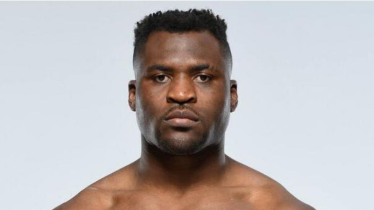 Isti izvori navode da je Ngannou pokrio sve njene ljekarske troškove, no nakon jedne od operacija 17-godišnja djevojka nije se probudila