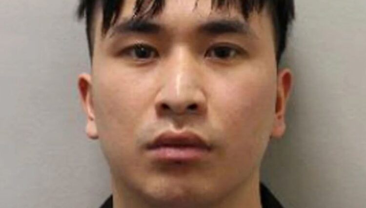 Zou, koji je porijeklom iz Dongguana u Kini, živio je u raznim dijelovima svijeta, uključujući Kinu, Belfast u Sjevernoj Irskoj i London