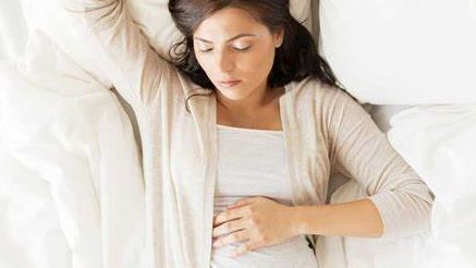 Problemi s uspavljivanjem ili buđenjem tokom noći su česti. Bitno je obratiti pažnju na određene simptome koji mogu upućivati na dublje poteškoće sa snom.