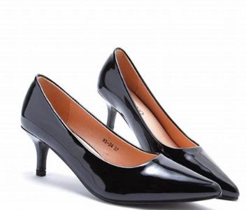 Prema vodećoj biheviorističkoj psihologinji Jo Hemmings, obuća može igrati ključnu ulogu u važnim životnim trenucima - bilo da tražite posao, idete na prvi spoj ili nešto drugo