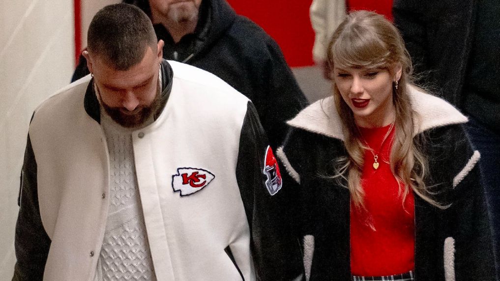 Neki fanovi nagađali su o statusu veze slavnog para jer se pjevačica i NFL zvijezda posljednjih sedmica nisu pojavljivali skupa u javnosti