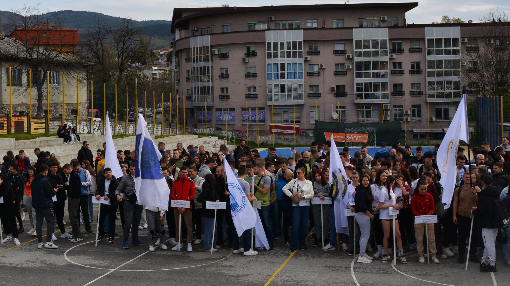 U pitanju je sportsko druženje srednjih stručnih i tehničkih škola Kantona Sarajevo. 