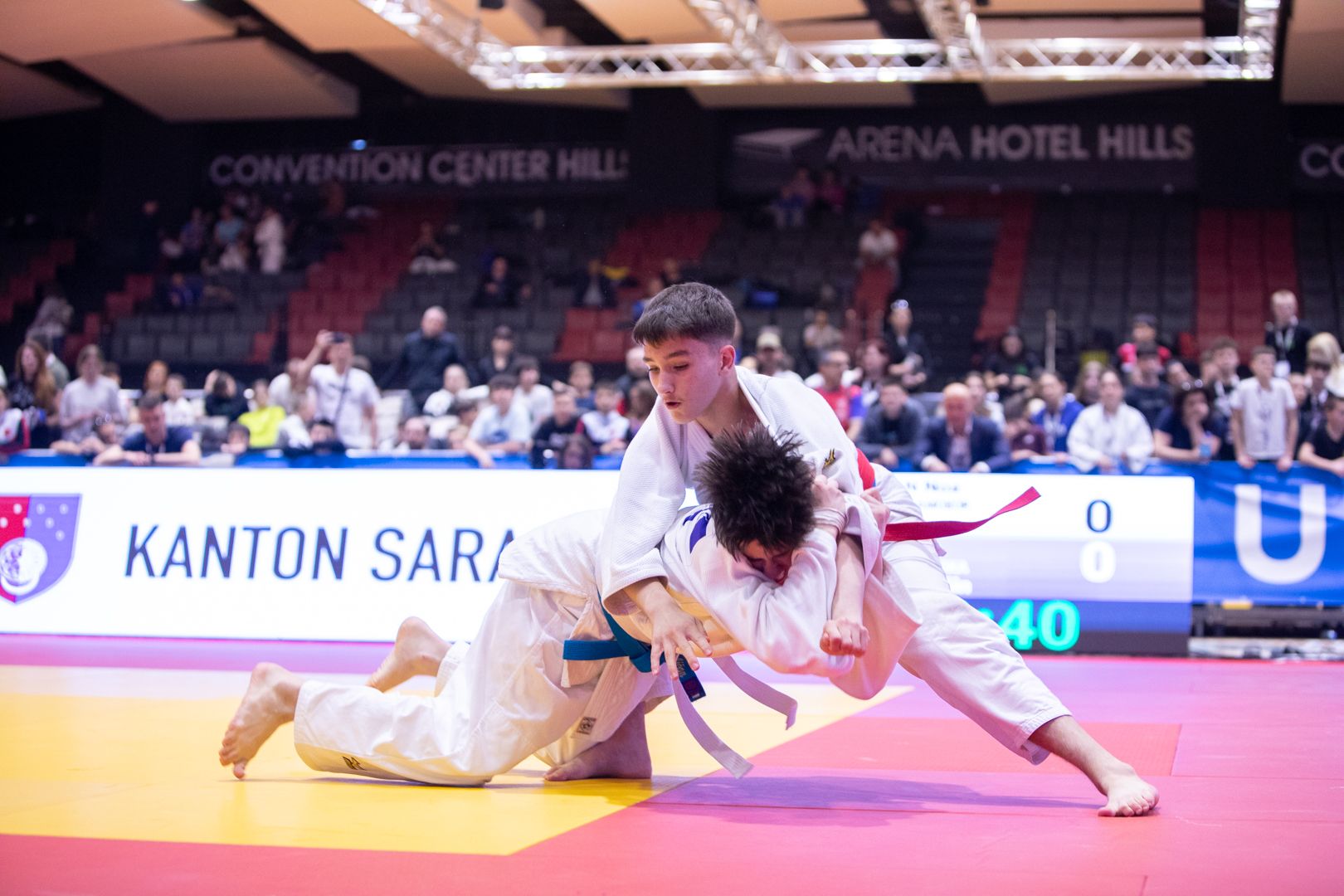 Ovo takmičenje prvi čovjek EJU-a iskoristio je kako bi uručio specijalna priznanja bosanskohercegovačkim džudistkinjama Larisi Cerić i Aleksandri Samardžić.