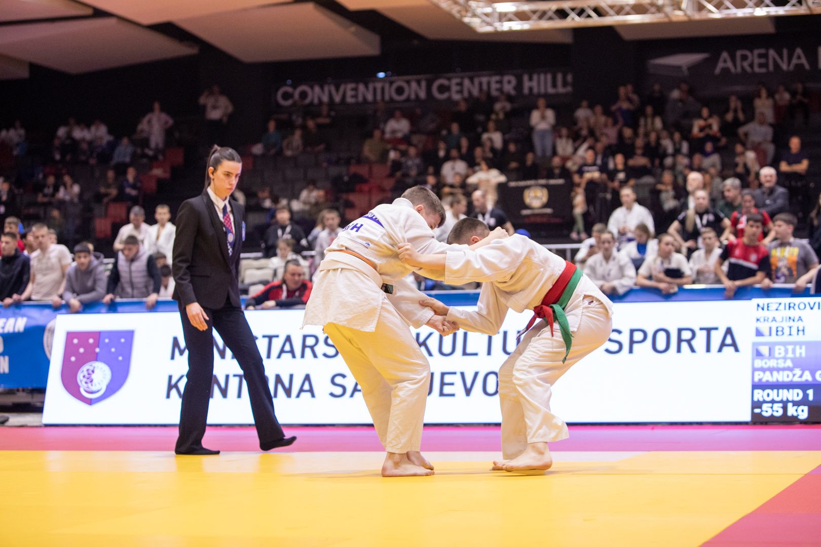 Ovo takmičenje prvi čovjek EJU-a iskoristio je kako bi uručio specijalna priznanja bosanskohercegovačkim džudistkinjama Larisi Cerić i Aleksandri Samardžić.