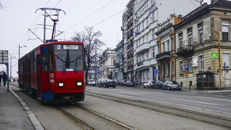 Sedmogodišnjeg dječaka udario je tramvaj jutros oko 6.40 sati u Karađorđevoj ulici u Beogradu, potvrđeno je za Tanjug iz Hitne pomoći. 