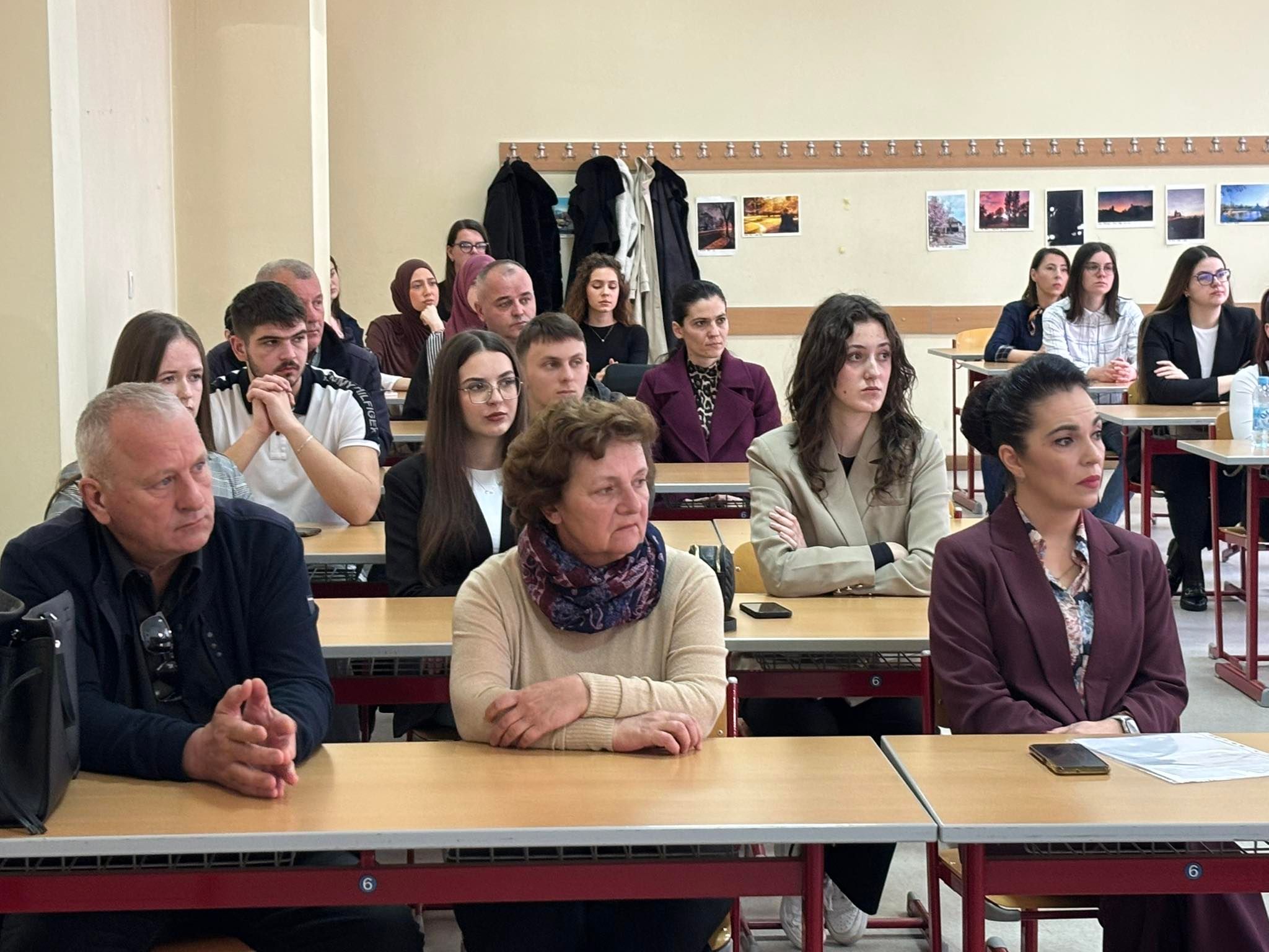 Tribina uoči godišnjice zločina: Mlade generacije trebaju znati šta se desilo u Ahmićima