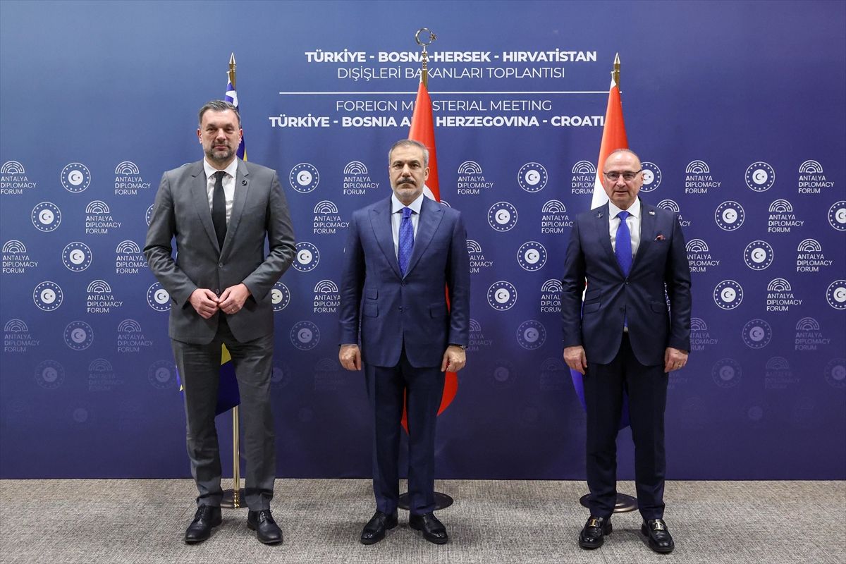 Domaćini su organizovali više od 50 sesija u različitim formatima pokrivajući teme vezane za različite dijelove svijeta