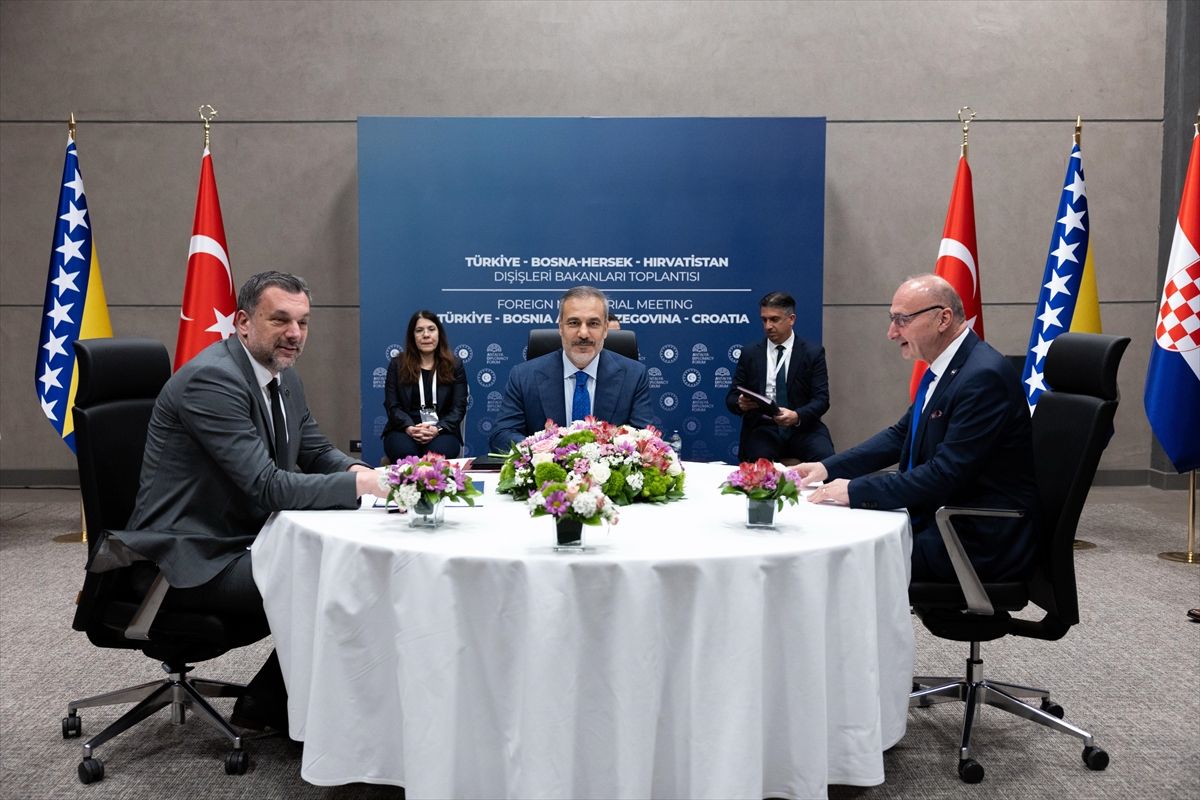 Domaćini su organizovali više od 50 sesija u različitim formatima pokrivajući teme vezane za različite dijelove svijeta