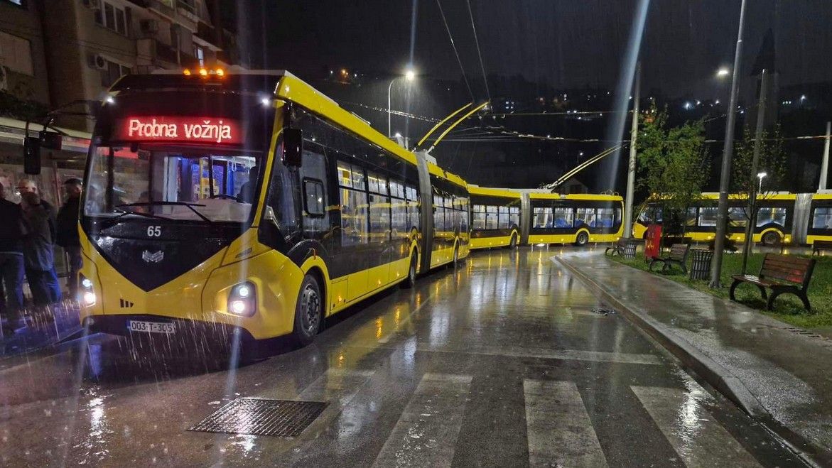 Osim trolejbusa prevoznika GRAS na liniji 105 Trg Austrije - Vogošća, saobraćat će i autobusi prevoznika Centrotrans na liniji Sutjeska - Vogošća