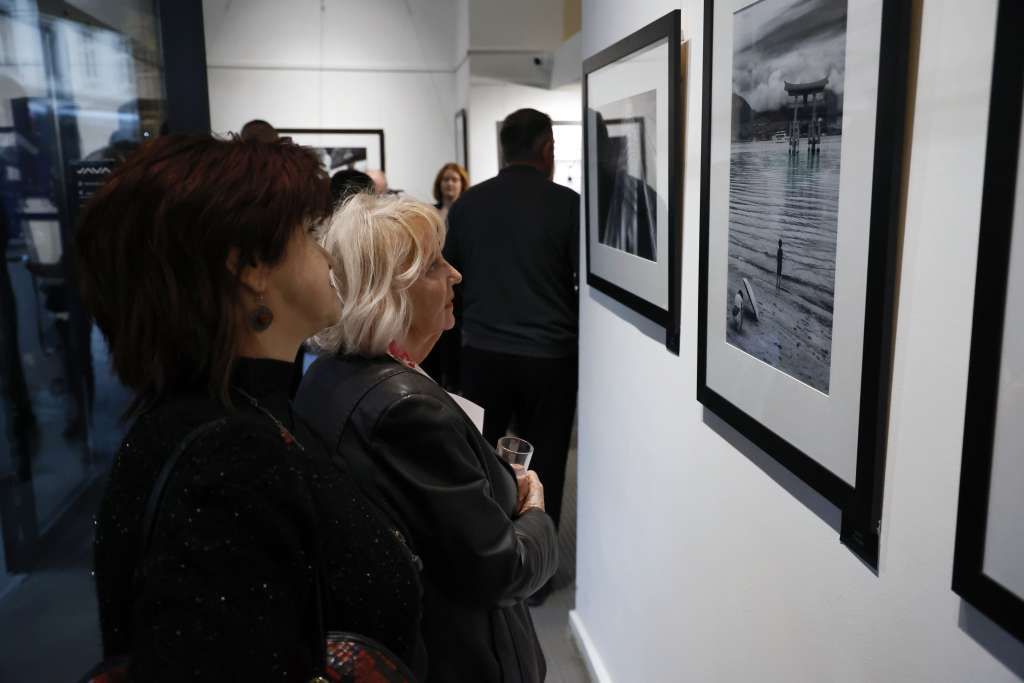 Dodao je da su njemu ovo putovanje, a možda i ove fotografije, barem donekle pomogle da shvati ko je.