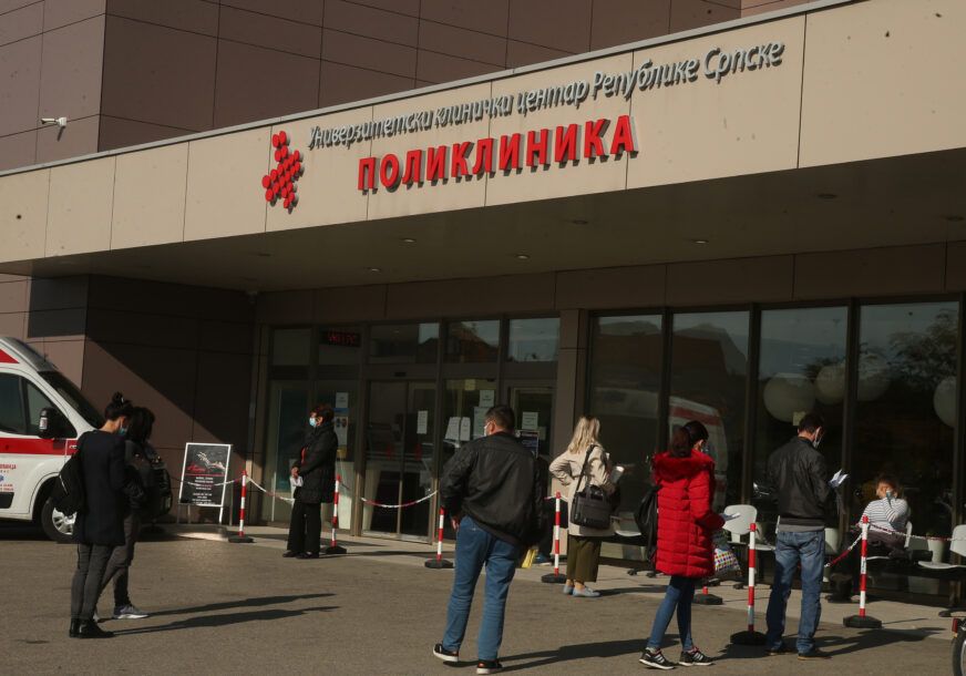 Jedan od trojice teško povrijeđenih mladića u nesreći kod Laktaša podlegao je u UKC RS.