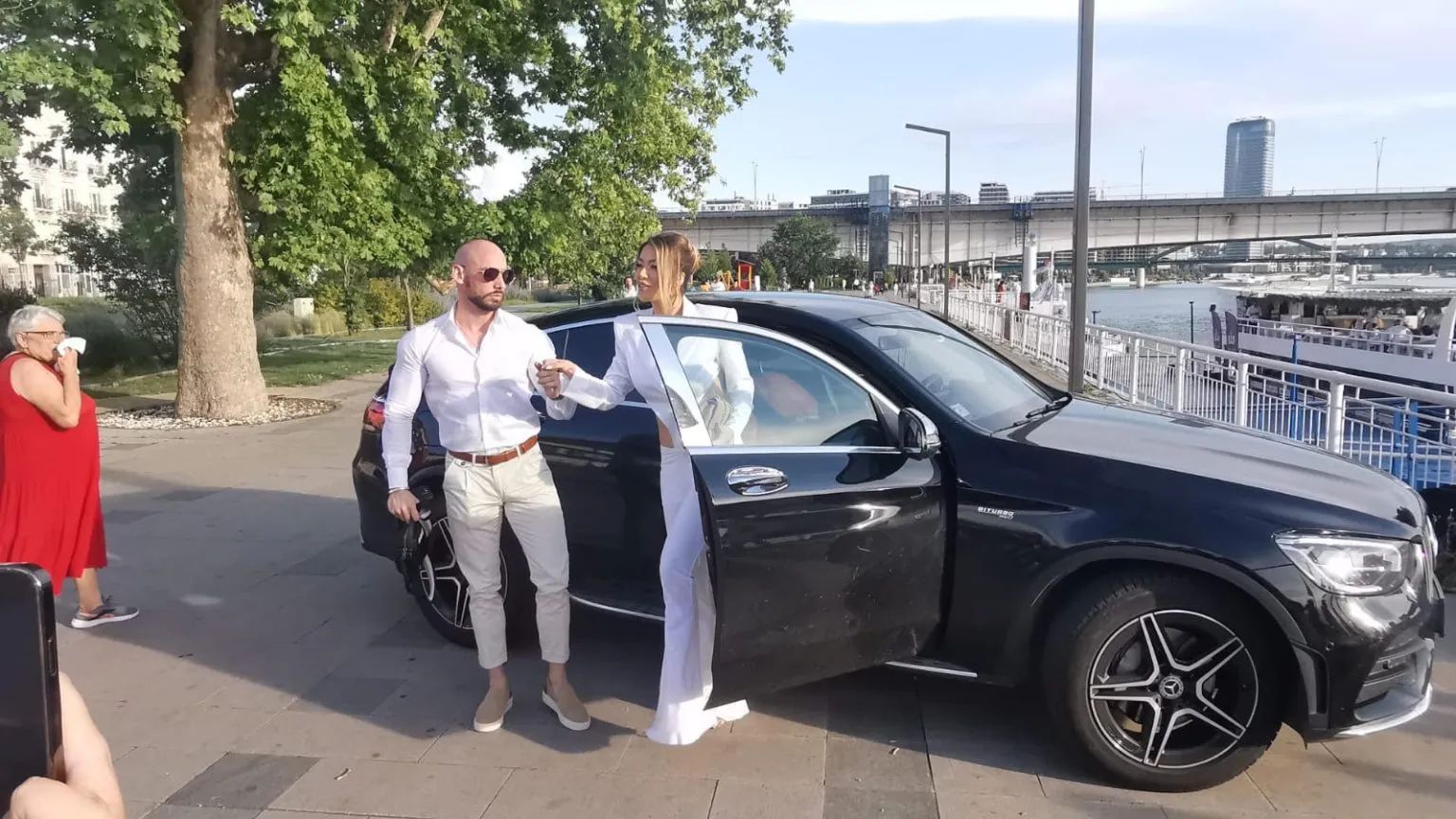 Slavlju će prisustvovati samo najbliži članovi porodice, prijatelji i nekolicina kolega sa estrade