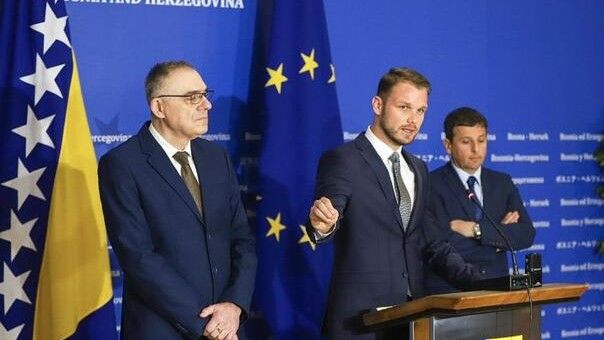 Dunović o opoziciji iz RS-a: Dodik ih je dobro načeo, nekako uvijek pokleknu