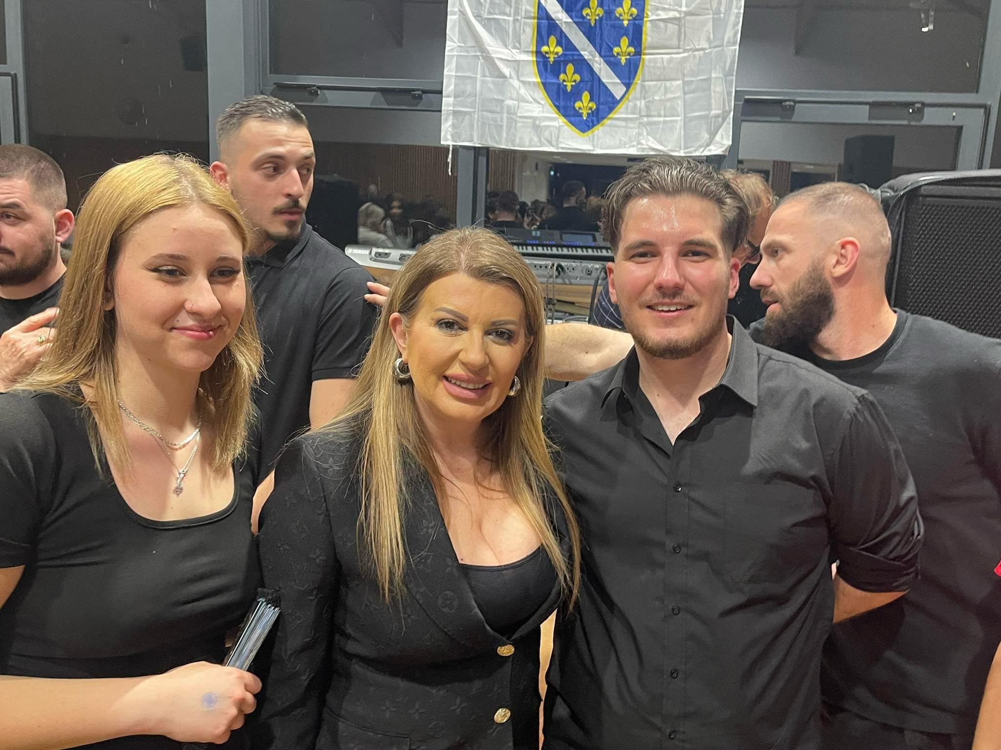 Bajramsko druženje u Francuskoj: Teško bolesnu djevojčicu Merimu rasplakala Viki