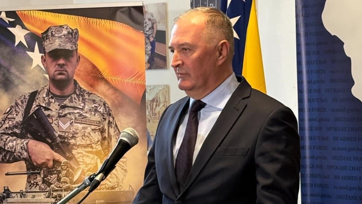 Dodik ljutito nakon Helezove odluke: Tu BiH treba da odnese oluja, sve živo da ne postoji