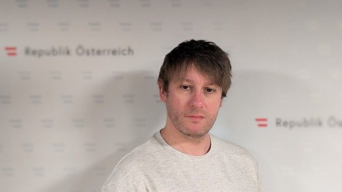 Coyle piše o tome kako OSCE može pomoći u zajedničkom dizajniranju modela umjetne inteligencije