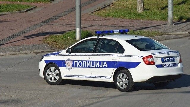 Potjera u susjedstvu: Muškarac pobjegao iz auta, a unutra ostavio dvoje djece bez pojasa