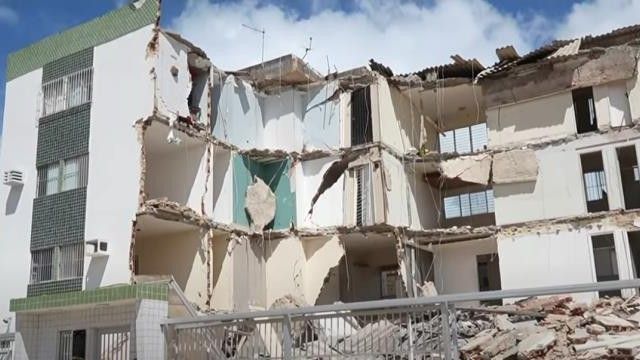 Brazilac je u želji da proširi dnevnu sobu srušio nekoliko zidova zbog čega je došlo do preopterećenja konstrukcije 