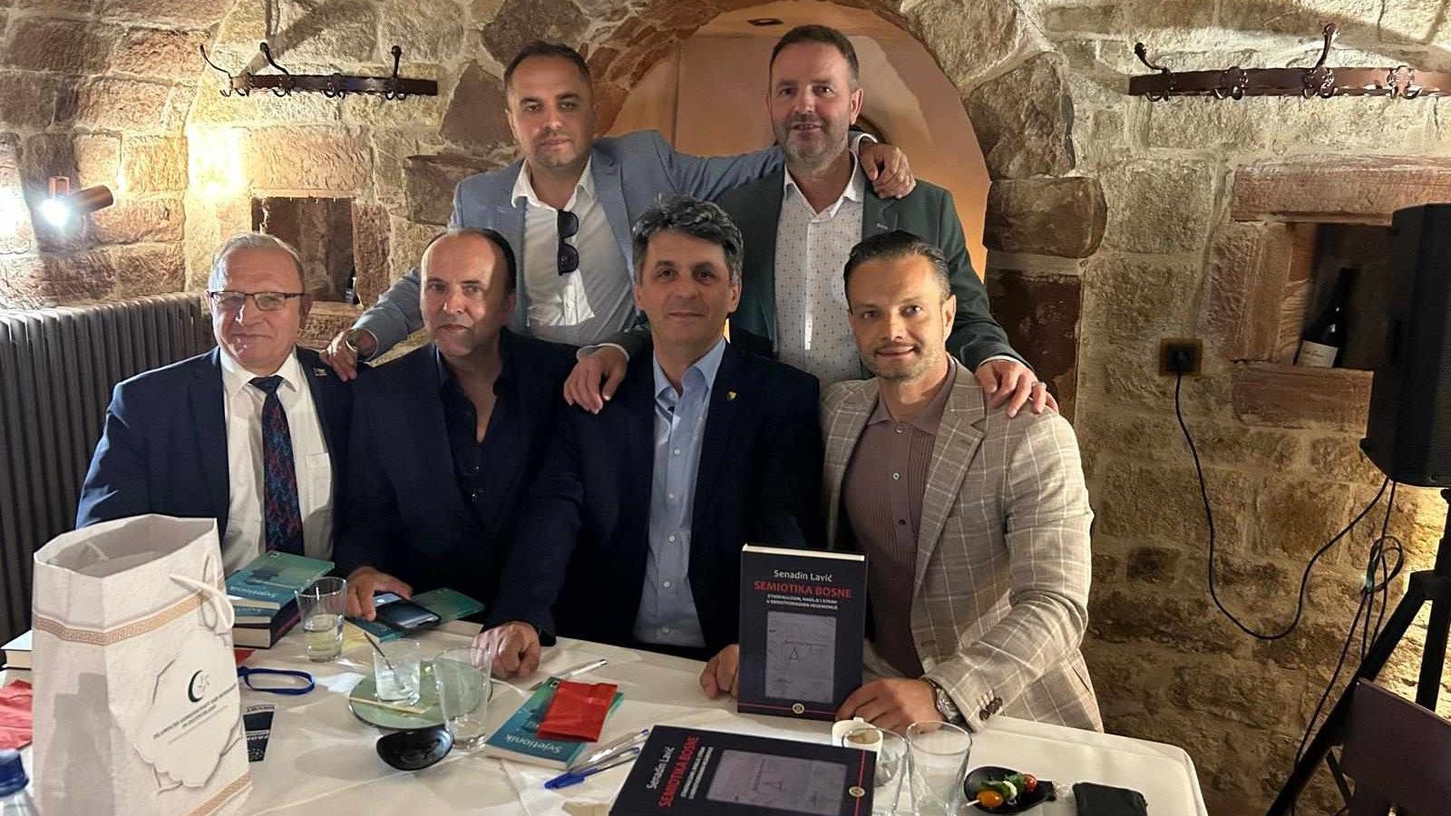 Upriličena je i promocija tri važna izdanja među kojima je ''Semiotika Bosne'', autora prof. dr. Senadina Lavića