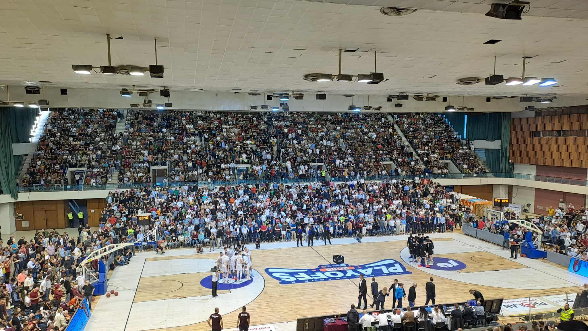 Nakon što su obje ekipe pobijedile po jednu utakmicu, večerašnji meč u Skenderiji je bio odlučujući.