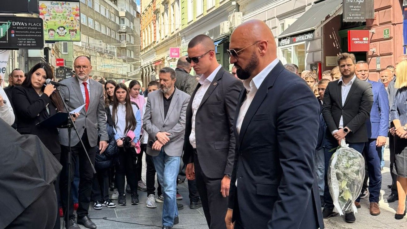 Ministar Isak odao počast žrtvama masakra u Ferhadiji: Da se ovakvi zločini nikada više ne ponove
