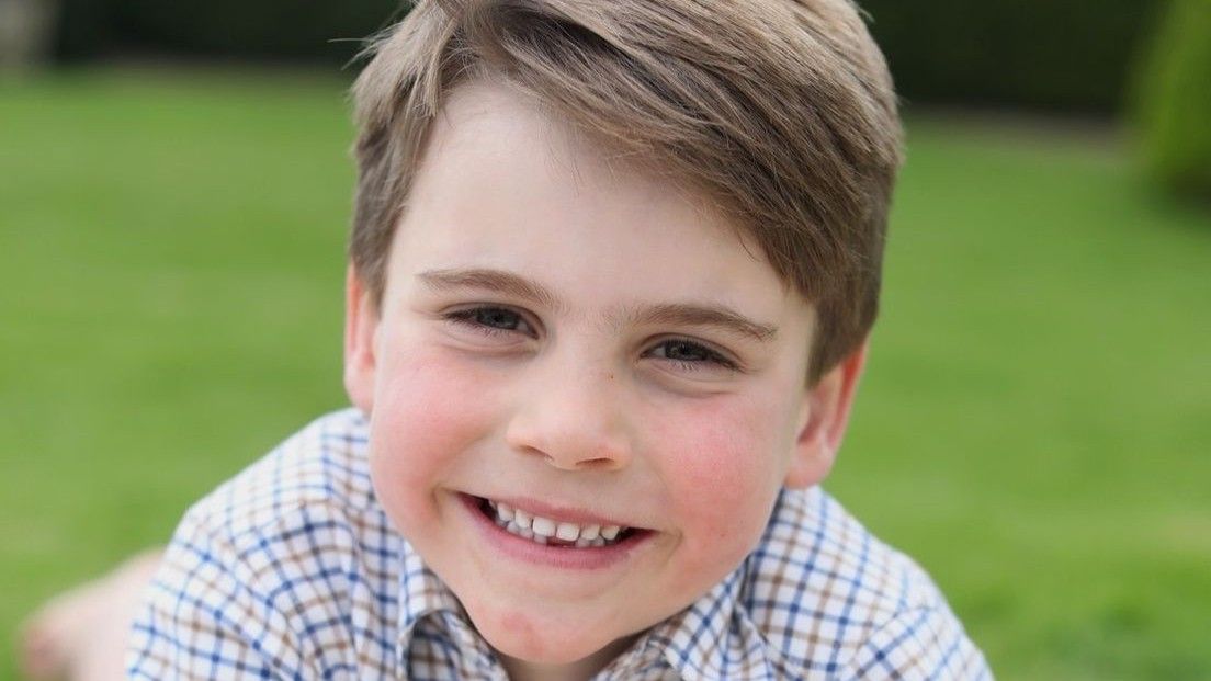 Na jednom od javnih događaja, pojavio se s roditeljima, princezom i princom od Walesa, bratom i sestrom