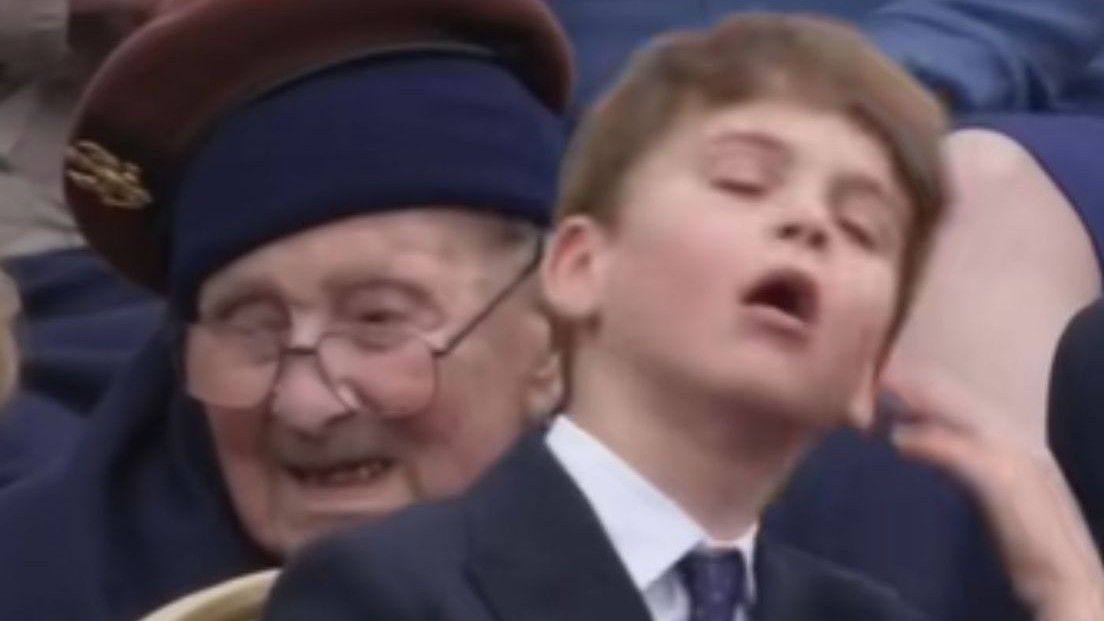 Na jednom od javnih događaja, pojavio se s roditeljima, princezom i princom od Walesa, bratom i sestrom