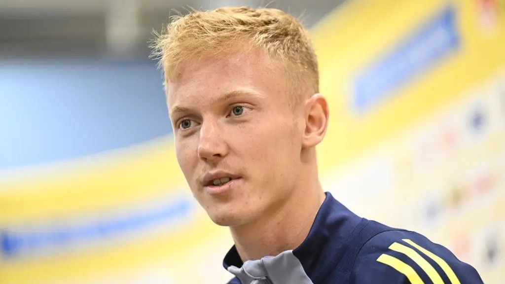 Za Eintracht je do sada upisao 85 nastupa i postigao osam golova