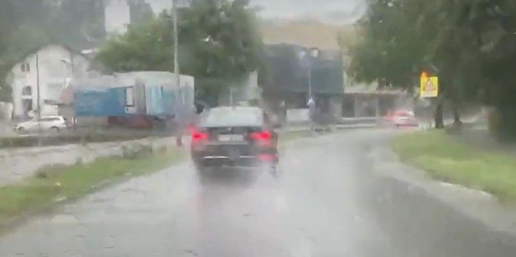 Grmljavinsko nevrijeme najavljeno je za regije Livno, Mostar, Sarajevo, Tuzla, Banja Luka, Foča, Prijedor, Trebinje i Višegrad