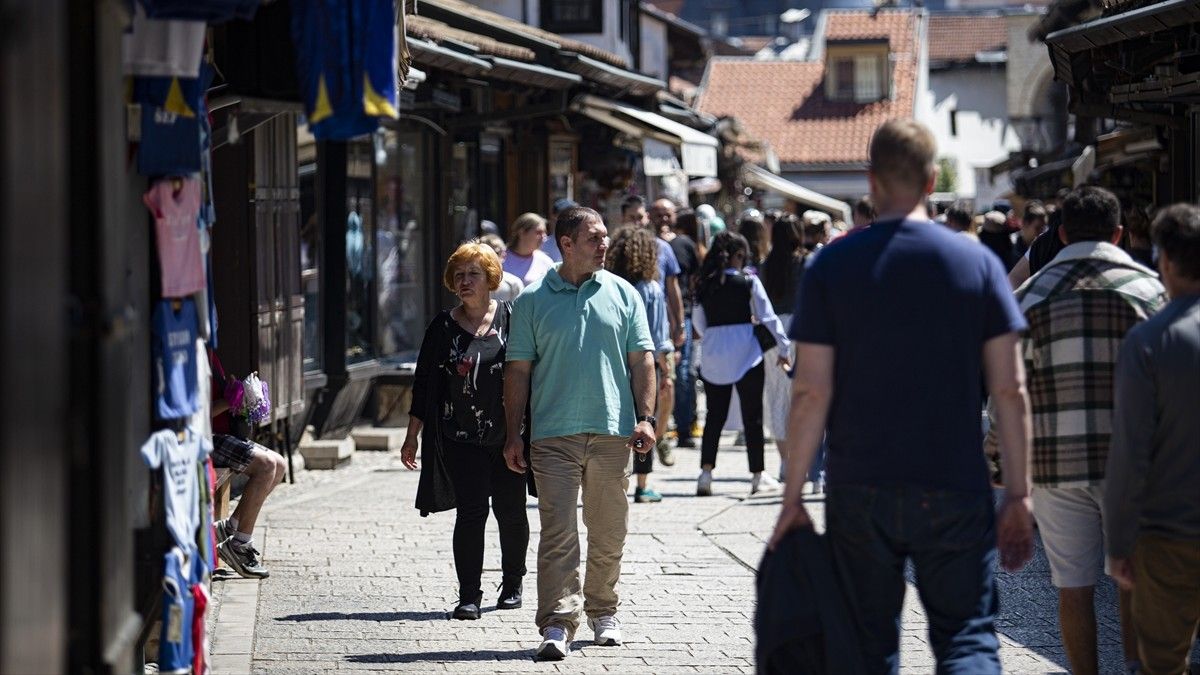 Sutra u cijeloj BiH sunčano i još toplije, narednih dana temperature do 34 stepena