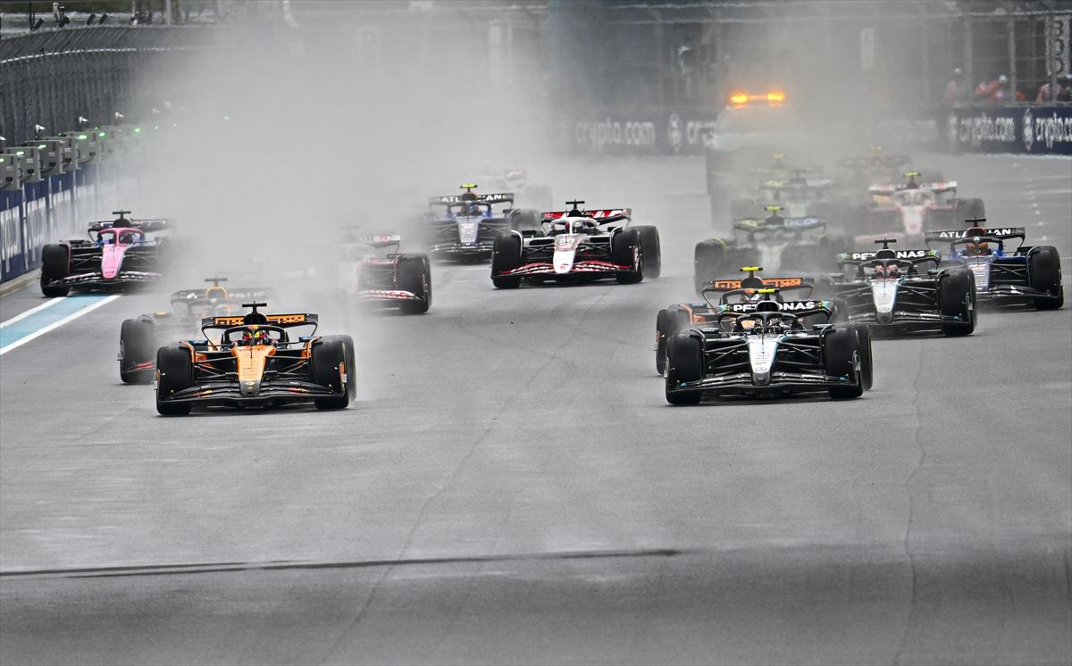 Utrka u Miamiju ocijenjena je kao jedna od najuzbudljivijih dosad u sezoni, s mnogo pretjecanja i taktičkih nadmudrivanja.