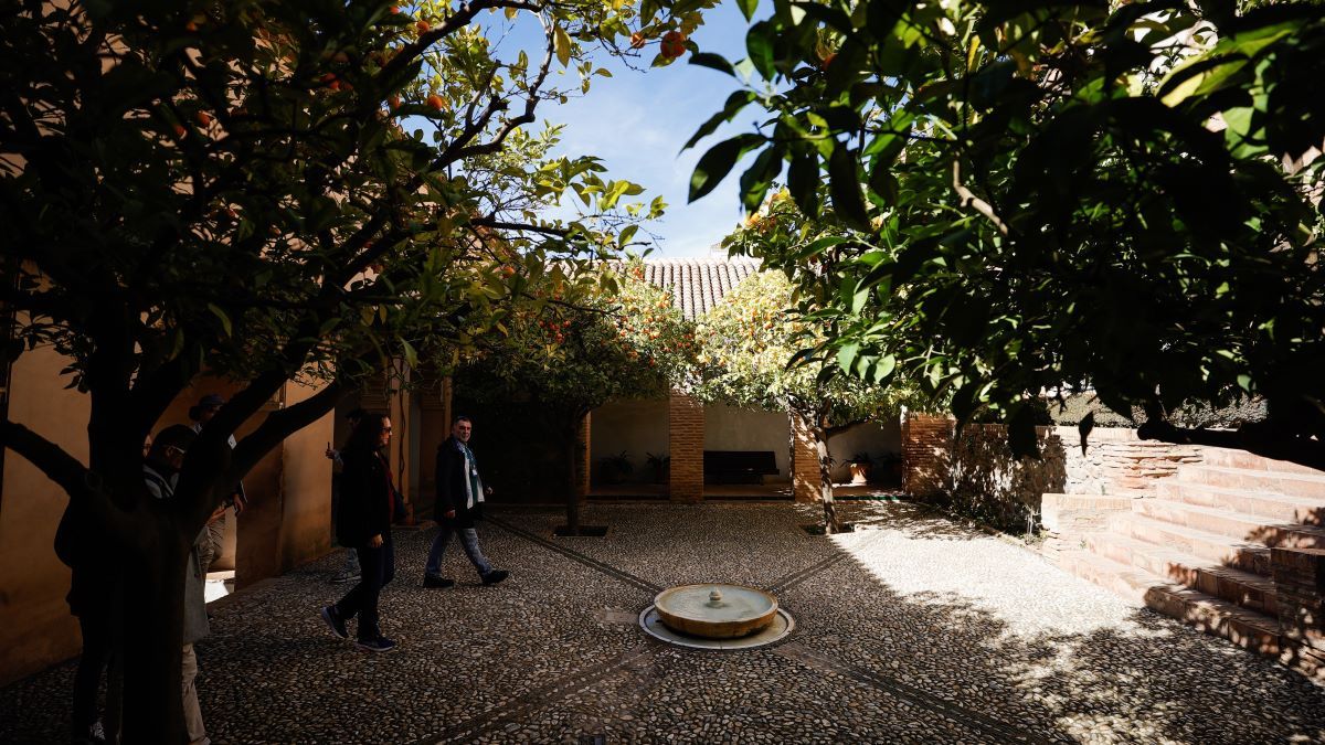 Iako je dugi niz godina prepuštena sudbini i zubu vremena, palata koja je sačuvala svoju jedinstvenu eleganciju 